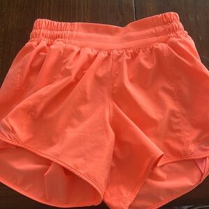 lululemon hotty hot shorts size 4 and 4 in